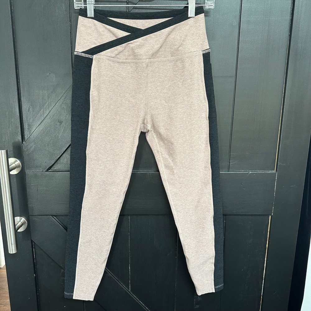 Beyond Yoga Crossover Waistband Colorblock Leggings Mauve Black Size L